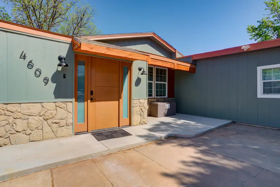 4609 Elgin Avenue, Lubbock, TX 79413 - Image #2