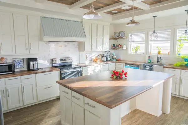 1388 Mallard Road, Wilson, TX 79381