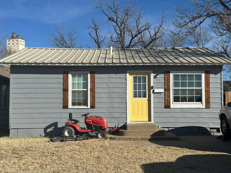 510 W 12th, Plainview, TX 79072 - Image #3