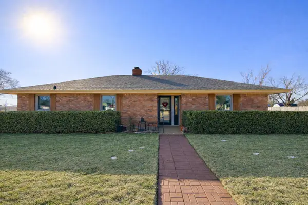 1401 Avenue, Ralls, TX 79357