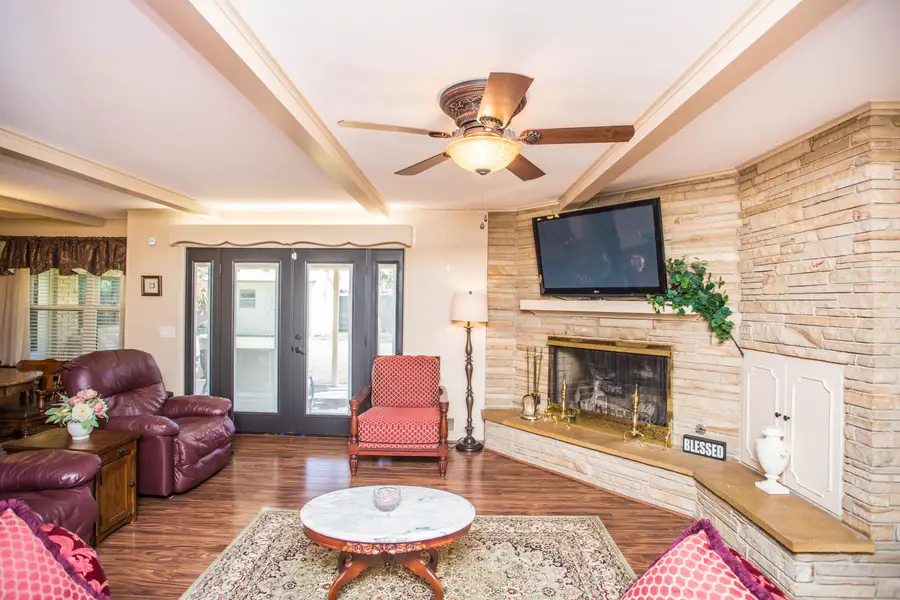 1208 Dallas Street, Plainview, TX 79072 - Image #2