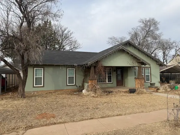 1916 N 3rd Street, Tahoka, TX 79373