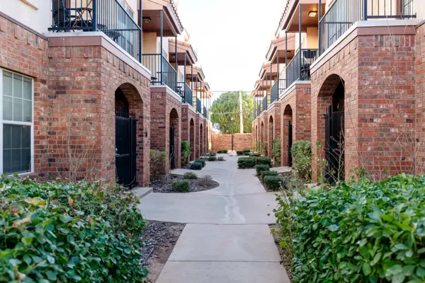 2111 Main Street, Lubbock, TX 79401