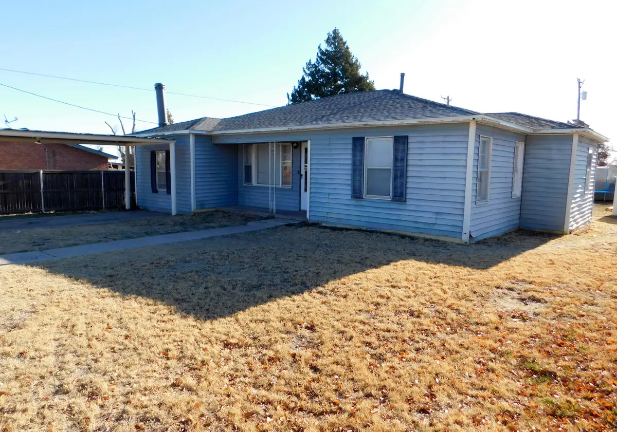 415 W 6th Street, Muleshoe, TX 79347 - #1