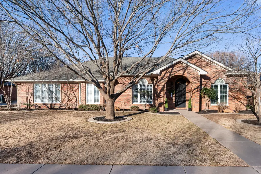 9904 Vicksburg Avenue, Lubbock, TX 79424 - #2