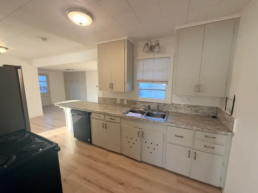 1216 College Avenue, Levelland, TX 79336 - #2