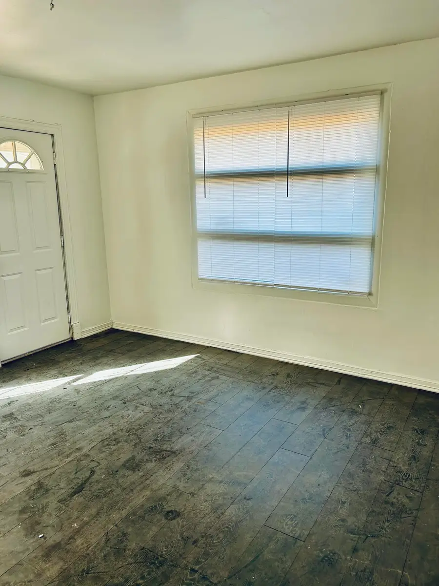 1705 Avenue S, Lubbock, TX 79401 - #3