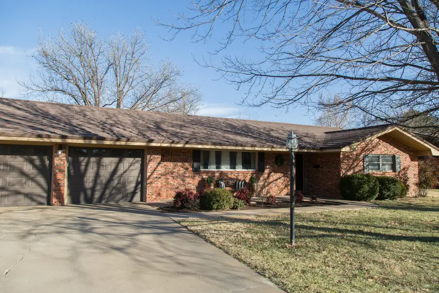 1406 Amarillo Street, Plainview, TX 79072 - #2