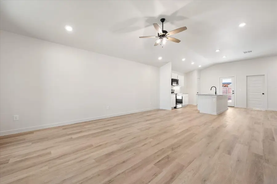 2415 Aberdeen Avenue, Wolfforth, TX 79382 - Image #3