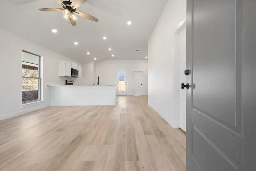 2416 Aberdeen Avenue, Wolfforth, TX 79382 - Image #2