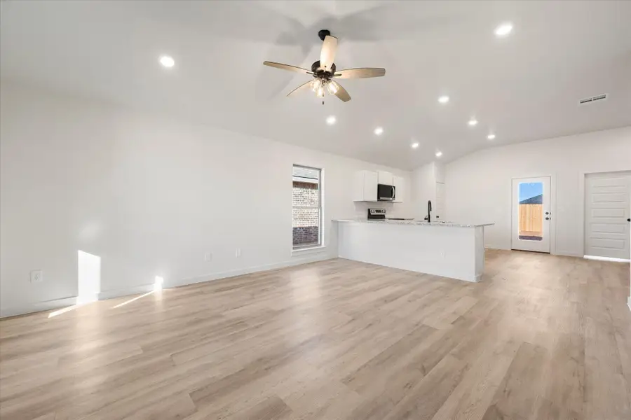 2416 Aberdeen Avenue, Wolfforth, TX 79382 - Image #3