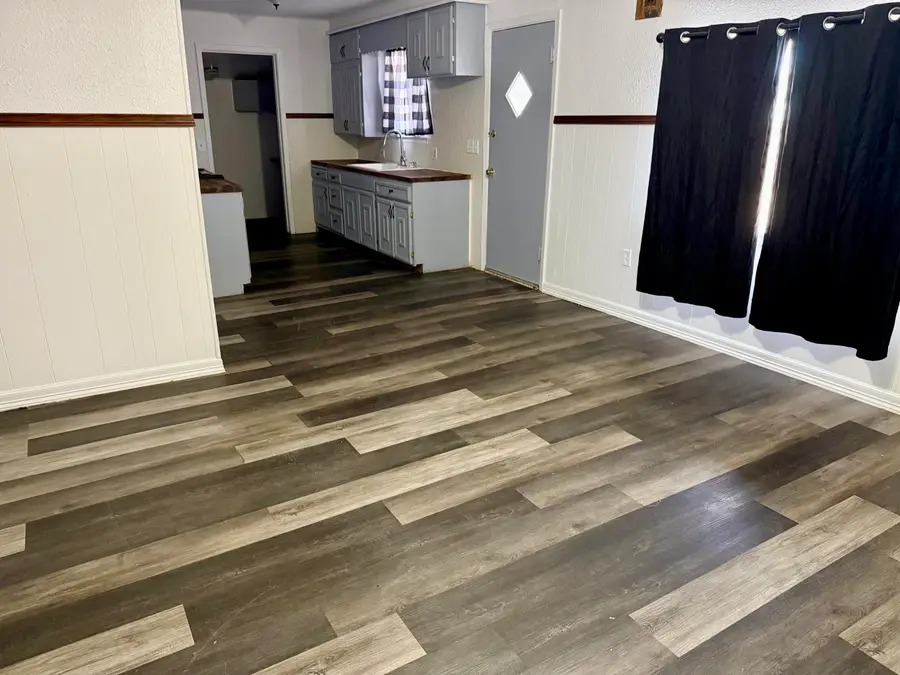 211 Watts Avenue, Ralls, TX 79357 - #3