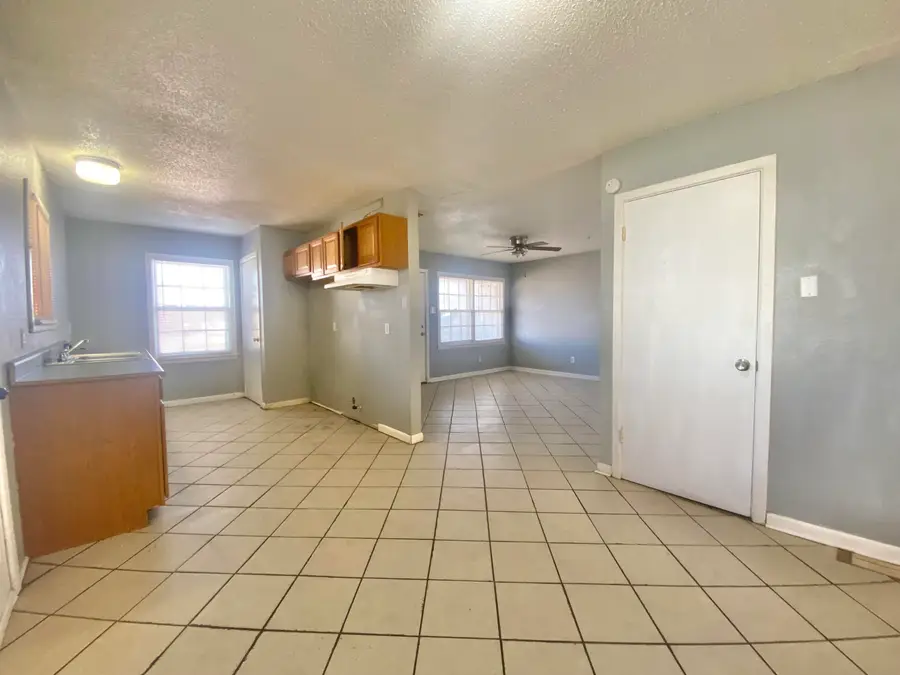 2408 E 8th Street, Lubbock, TX 79403 - #3
