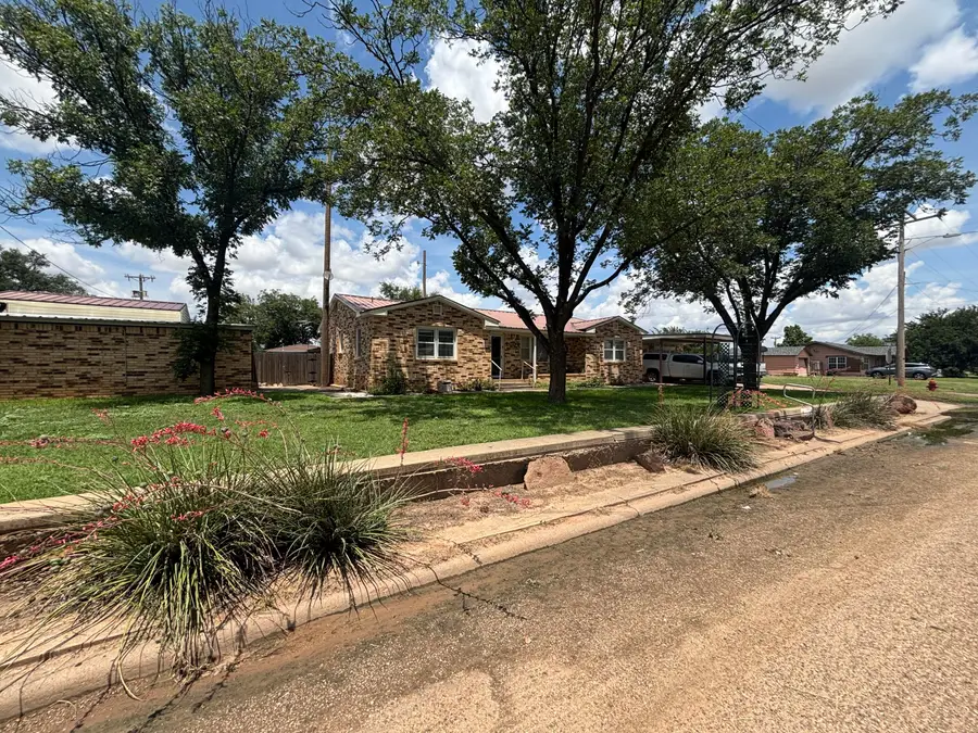 2004 Avenue H, Petersburg, TX 79250 - #2