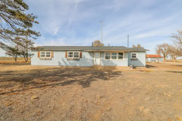 533 Highway 70, Earth, TX 79031