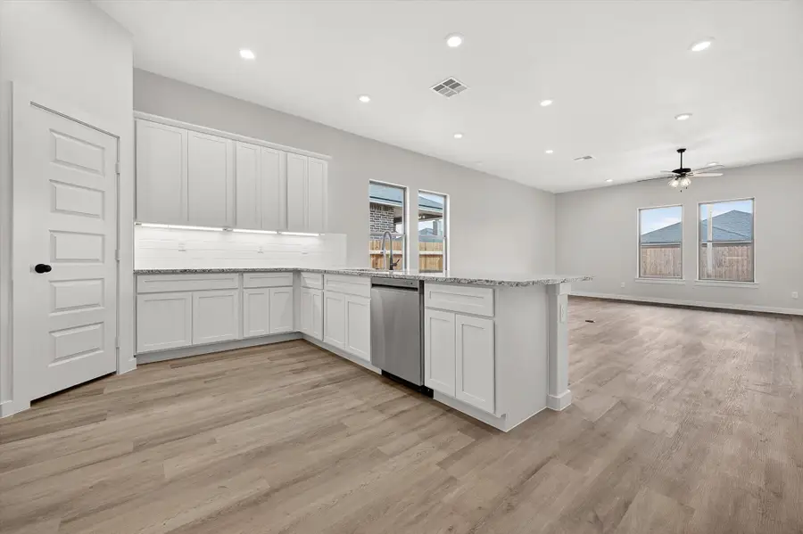 805 E 30th Street, Wolfforth, TX 79382 - #3