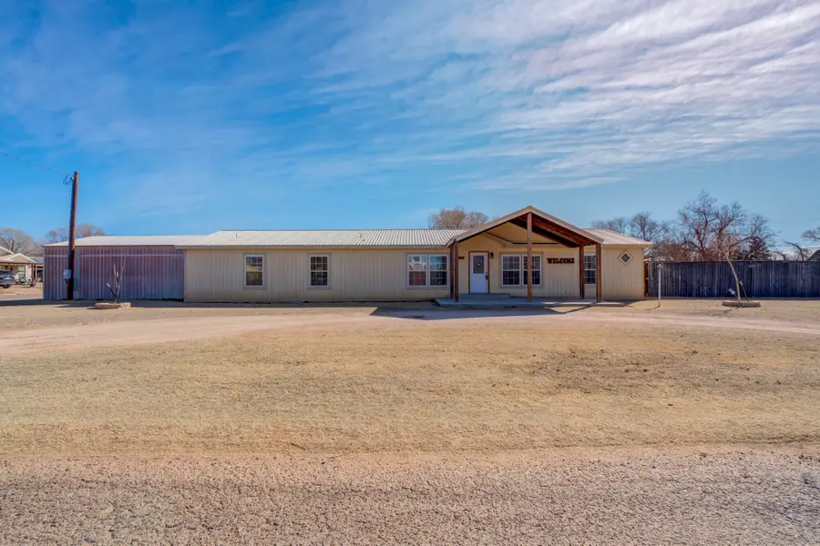 1328 N Avenue, Tahoka, TX 79373 - #2