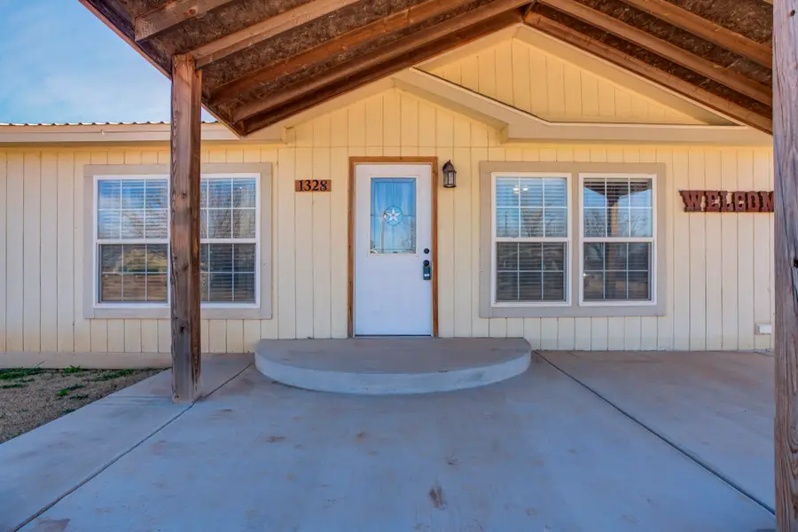 1328 N Avenue, Tahoka, TX 79373 - #3