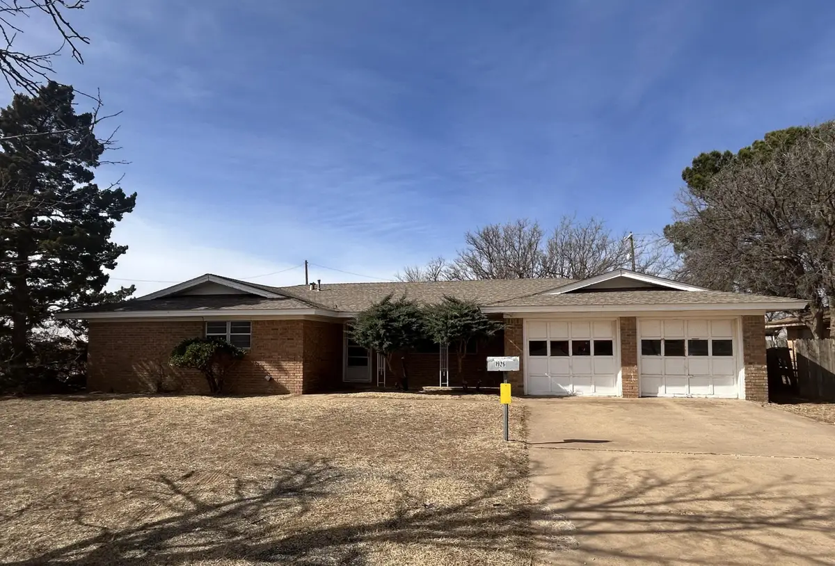 1926 Avenue H, Levelland, TX 79336 - #1