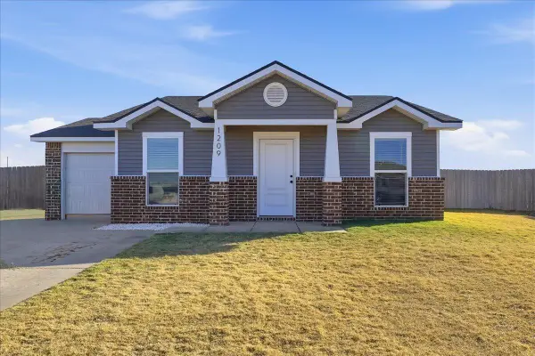 1209 E 21st Street, Wolfforth, TX 79382