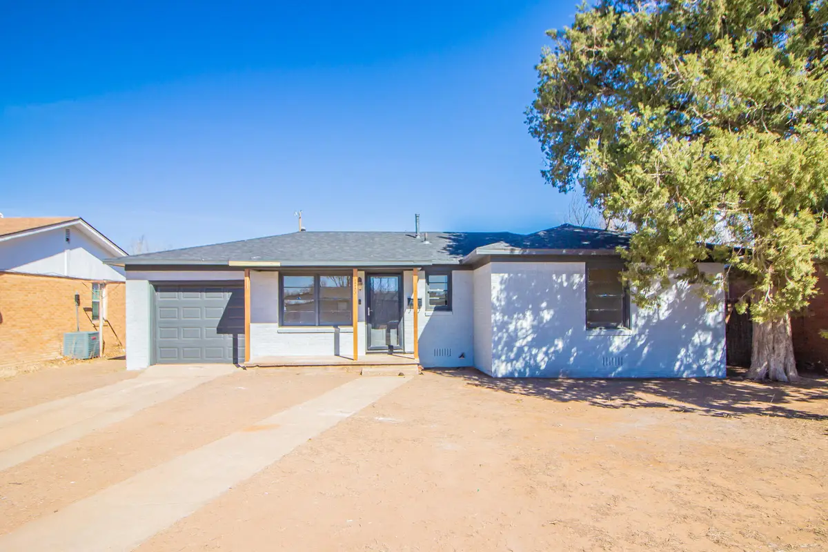 113 E Monroe Street, Levelland, TX 79336 - #1