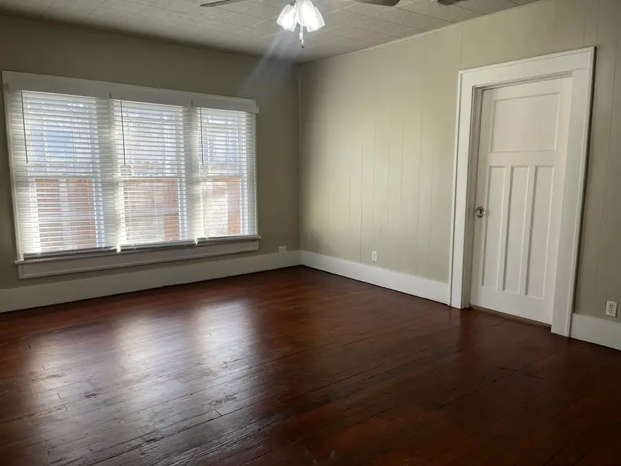 605 S 10th Street, Slaton, TX 79364 - #2