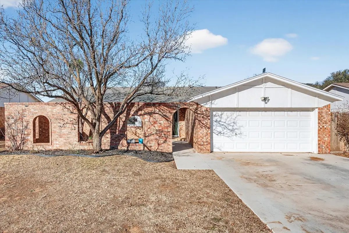 8806 Elkridge Avenue, Lubbock, TX 79423 - #1