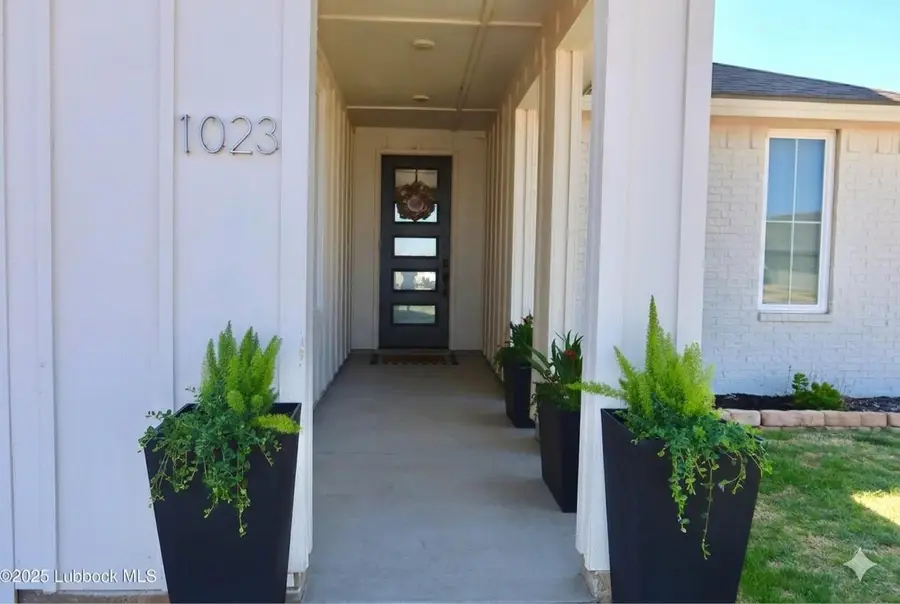 1023 N Fulton Avenue, Lubbock, TX 79416 - #3