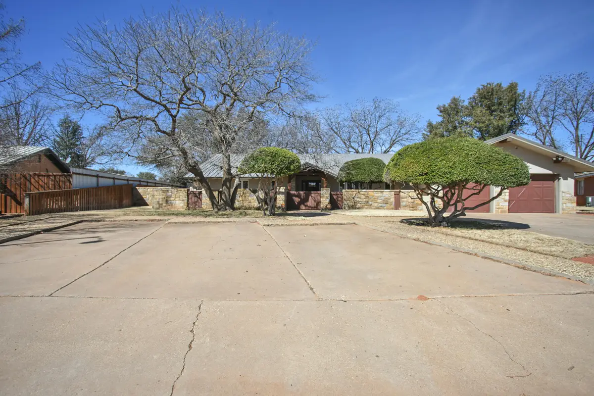 1607 E Paseo Circle, Brownfield, TX 79316 - #1