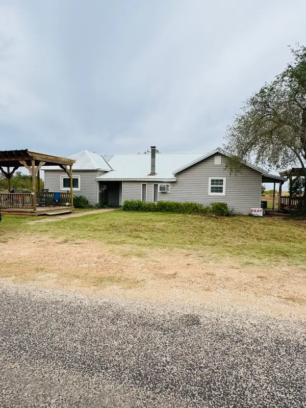472 S Goodall Avenue, Jayton, TX 79528