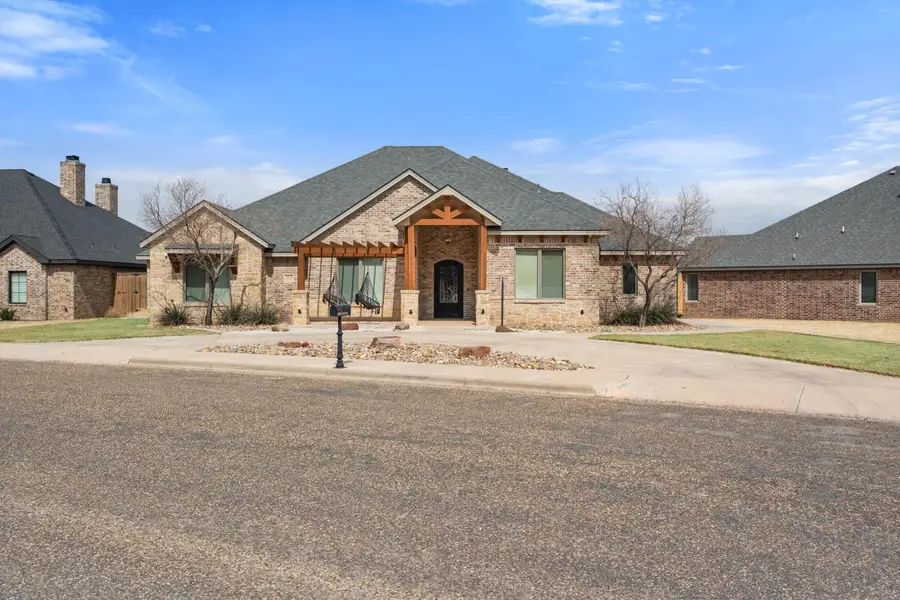 1210 N 14th Place, Wolfforth, TX 79382 - #2