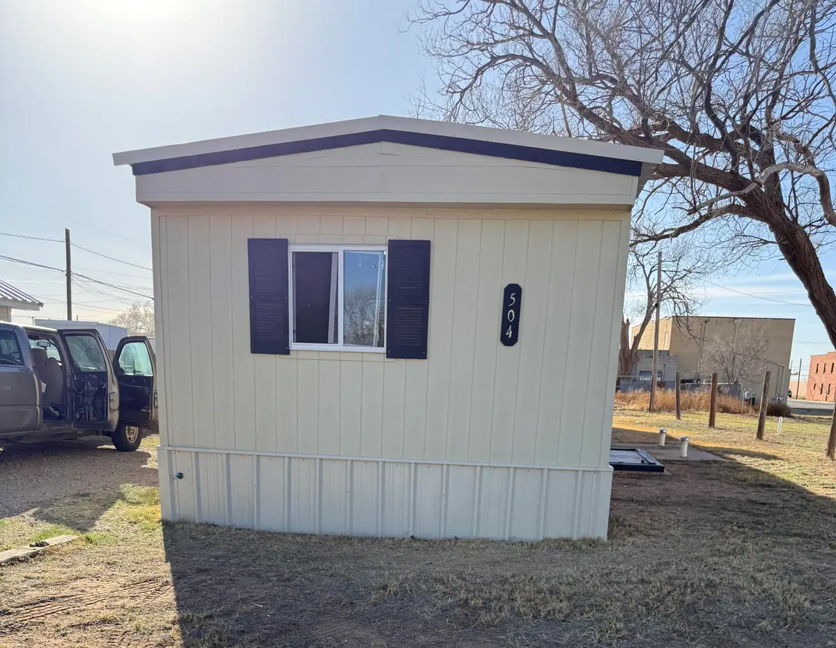 504 Ave E, Levelland, TX 79336 - #1