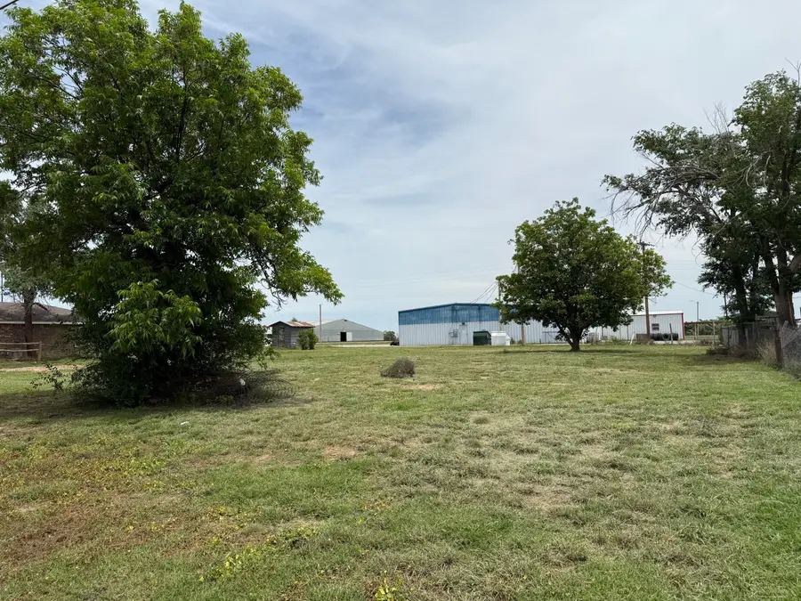 522 N 9th Street, Memphis, TX 79245 - #3