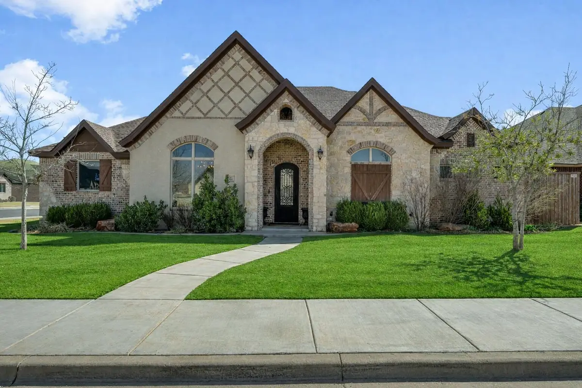 621 N 11th Street, Wolfforth, TX 79382 - #1