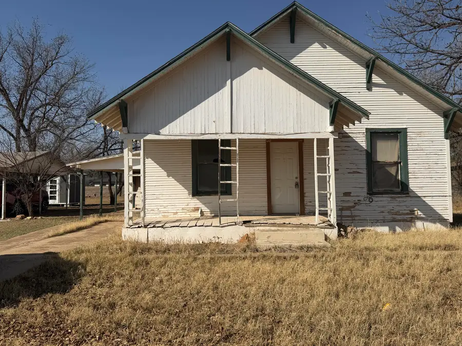 2312 N 1st Street, Tahoka, TX 79373 - #2