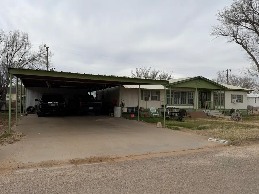 609 NW 6th Street, Dimmitt, TX 79027 - #3