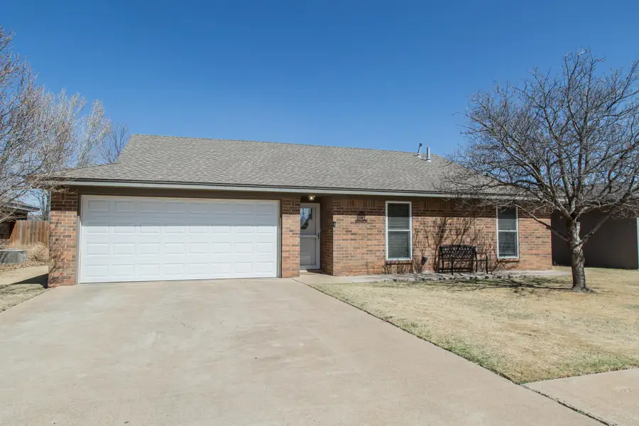 4204 Ridgeway Drive, Plainview, TX 79072 - #3