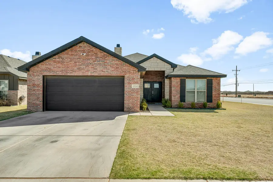 1910 Durham Avenue, Wolfforth, TX 79382 - #3