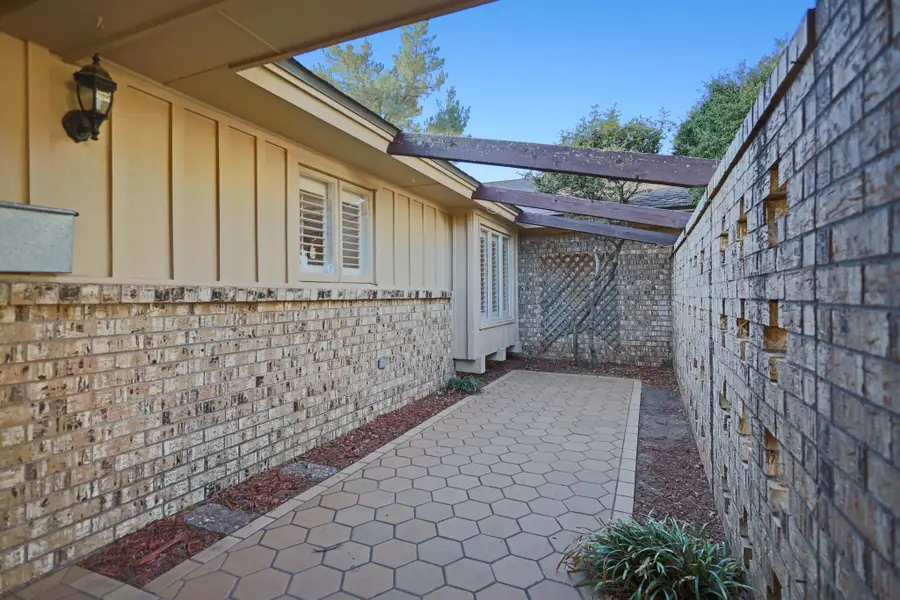 6805 Norfolk Avenue, Lubbock, TX 79413 - #3