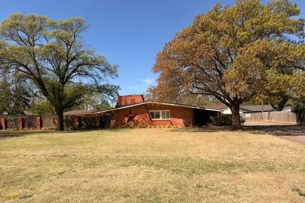 1015 Walnut Street, Idalou, TX 79329