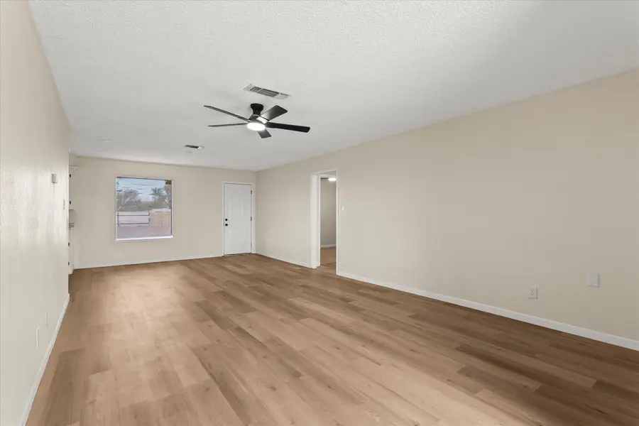 102 Eagle Avenue, Levelland, TX 79336 - #2