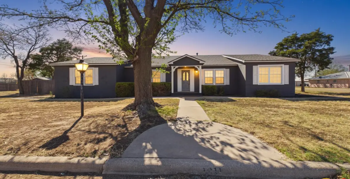 712 11th Street, Shallowater, TX 79363 - #1