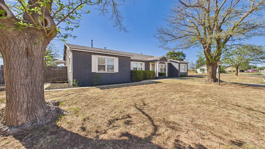 712 11th Street, Shallowater, TX 79363 - #3