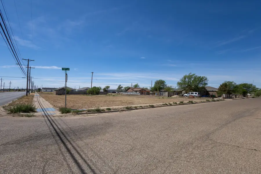 1520 E 14th Street, Lubbock, TX 79403 - #2