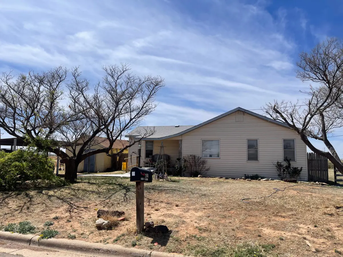 2801 N Paris Avenue, Lubbock, TX 79403 - #1