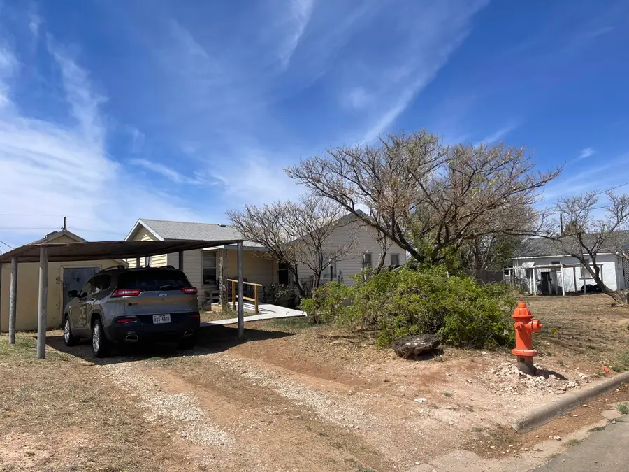 2801 N Paris Avenue, Lubbock, TX 79403 - #2