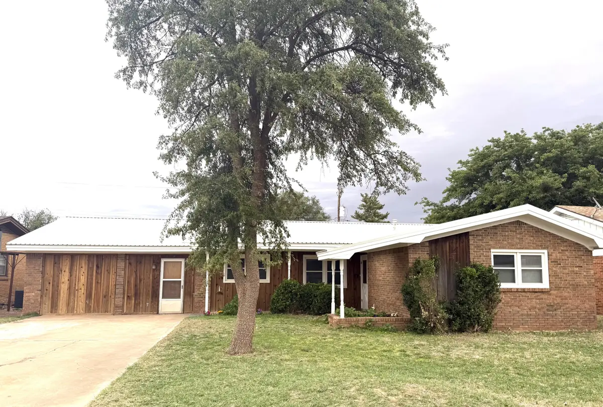 1380 W Lynn Street, Slaton, TX 79364 - #1