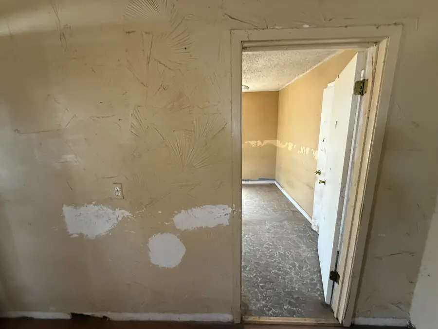 1910 Avenue S, Lubbock, TX 79411 - #3