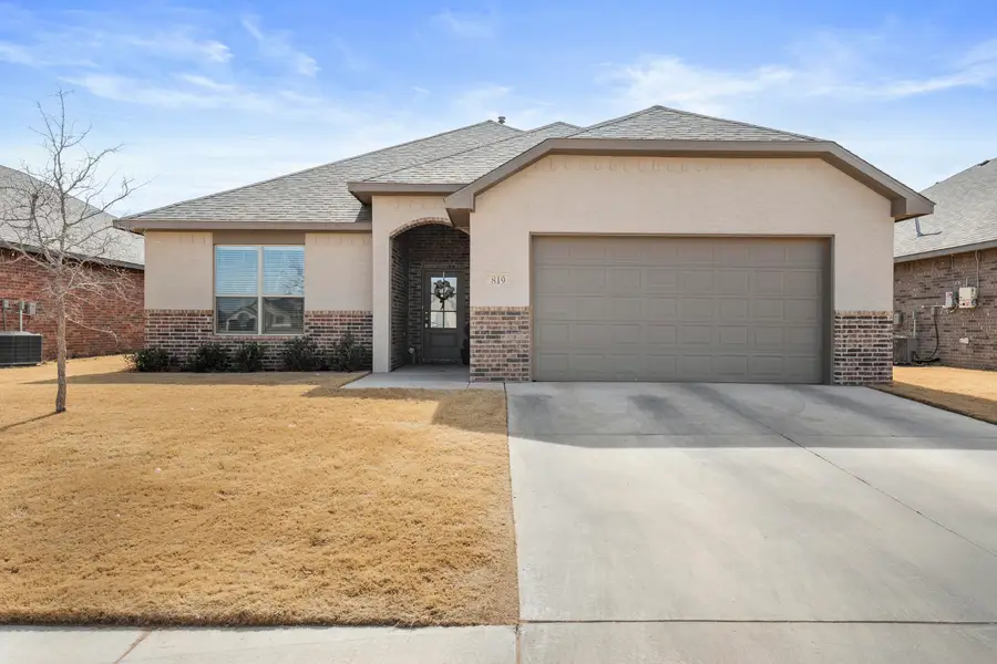 819 N 3rd Street, Wolfforth, TX 79382 - #2