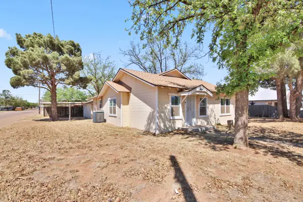 1728 N 5th Street, Tahoka, TX 79373